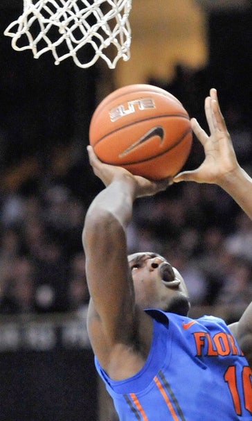 Dorian Finney-Smith breaks out of slump as No. 1 Florida escapes at Vandy
